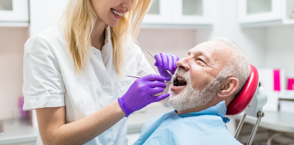 Restauration dentaire et prothèses sur implants