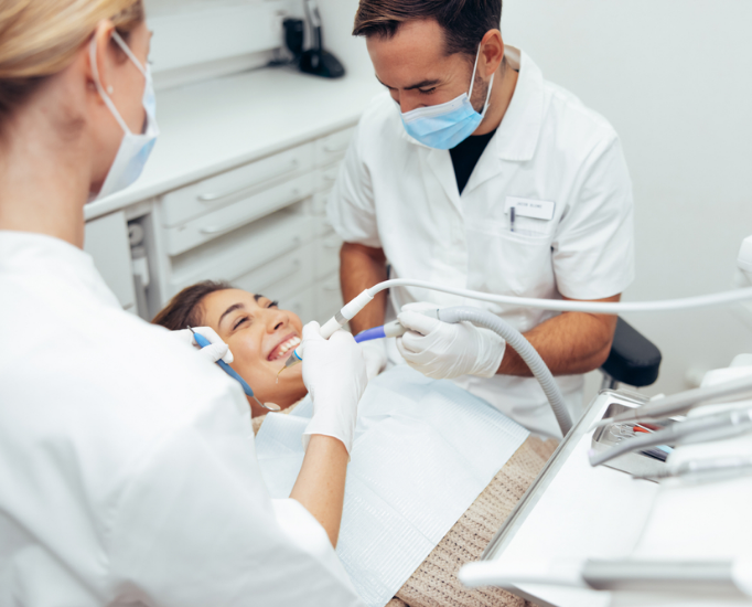 Les extractions dentaires une intervention parfois nécessaire Les extractions dentaires une intervention parfois nécessaire